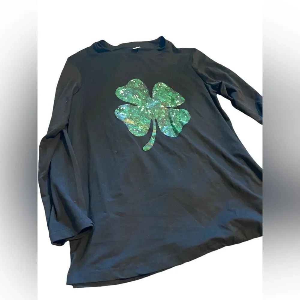 Kim Roger’s size medium like new king sleeved top